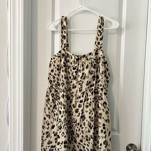 Summer Dress with straps and nice lining inside. Brand heartloom size L